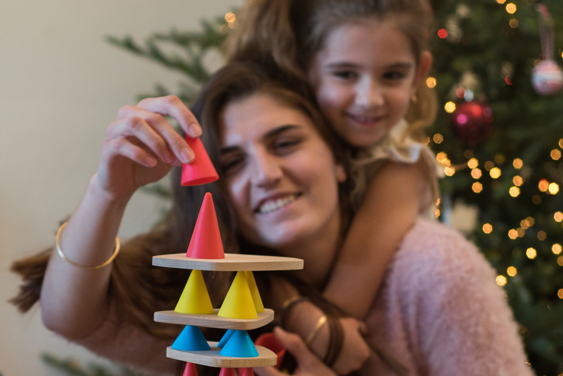 maman et son enfant jouant à piks